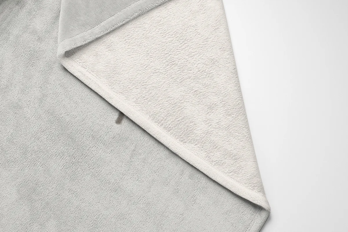 Kuscheldecke Kleine Robbe beige 140 x 200 cm