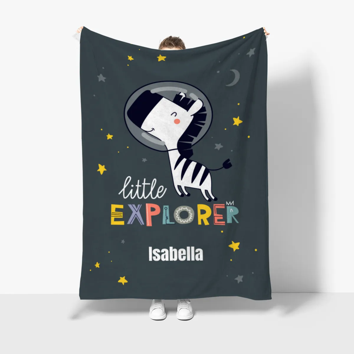 Wohndecke mit Namen personalisierbar, Kuscheldecke, Namensdecke mit niedlichem Tiermotiv, Geschenkidee Geburtstag Motiv Zebra Little Explorer 140 x 200 cm
