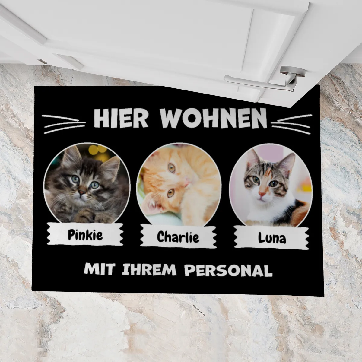 Spruch-Fußmatte Hier wohnt 1 Katze mit Personal - personalisiert mit Foto und Name - Geschenkidee für Katzenhalter, Haustierbesitzer