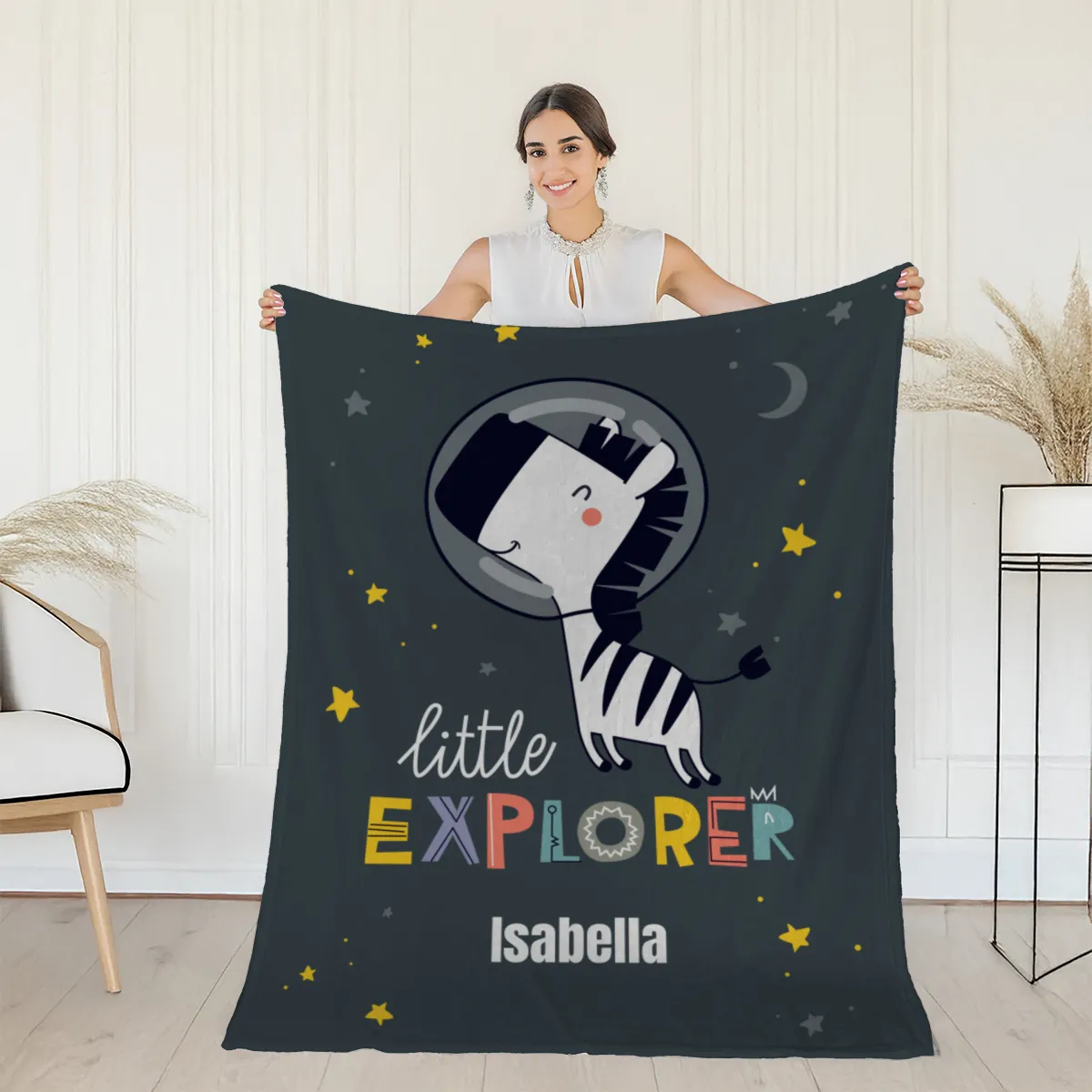 Wohndecke mit Namen personalisierbar, Kuscheldecke, Namensdecke mit niedlichem Tiermotiv, Geschenkidee Geburtstag Motiv Zebra Little Explorer 140 x 200 cm