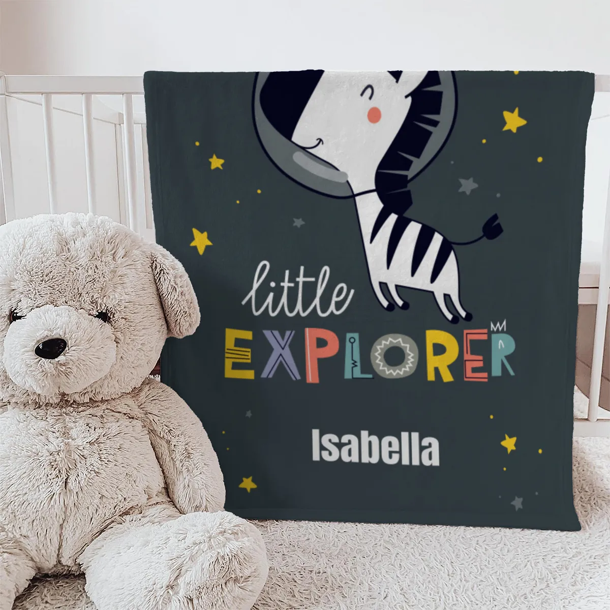 Wohndecke mit Namen personalisierbar, Kuscheldecke, Namensdecke mit niedlichem Tiermotiv, Geschenkidee Geburtstag Motiv Zebra Little Explorer 140 x 200 cm