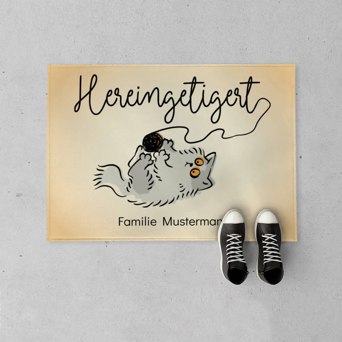 Fußmatte mit Namen personalisierbar - Geschenkidee Einzug, Geburtstag, Richtfest - Fussmatte mit Namen - Motiv Hereingetigert dunkel 70 x 50 cm