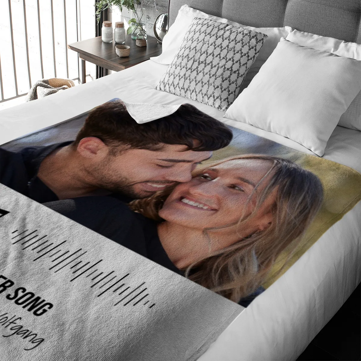 Kuscheldecke Our Lovesong - mit Bild und Text personalisierbar - Geschenkidee für Verliebte, Valentinstag Songplay Text Bild